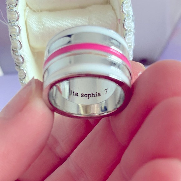 💗🤍LIA SOFIA🤍💗Vintage ring in size 7. - Picture 2 of 7